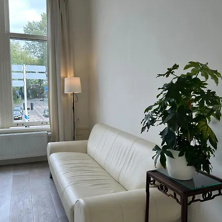Beautiful House In Apartment Delft