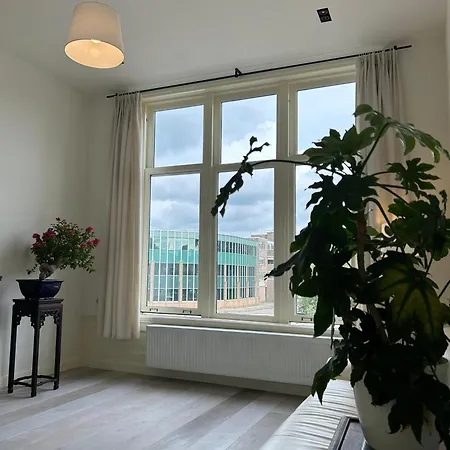 Beautiful House In Apartment Delft