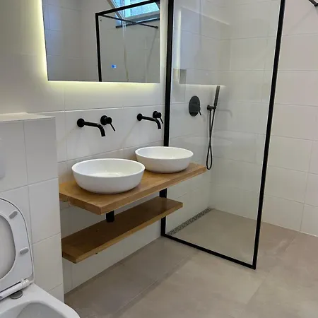 Beautiful House In Апартаменты