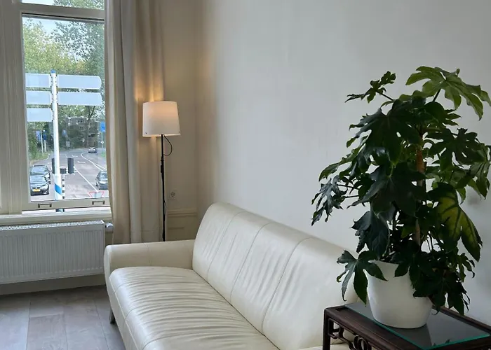 Beautiful House In דירה דלפט